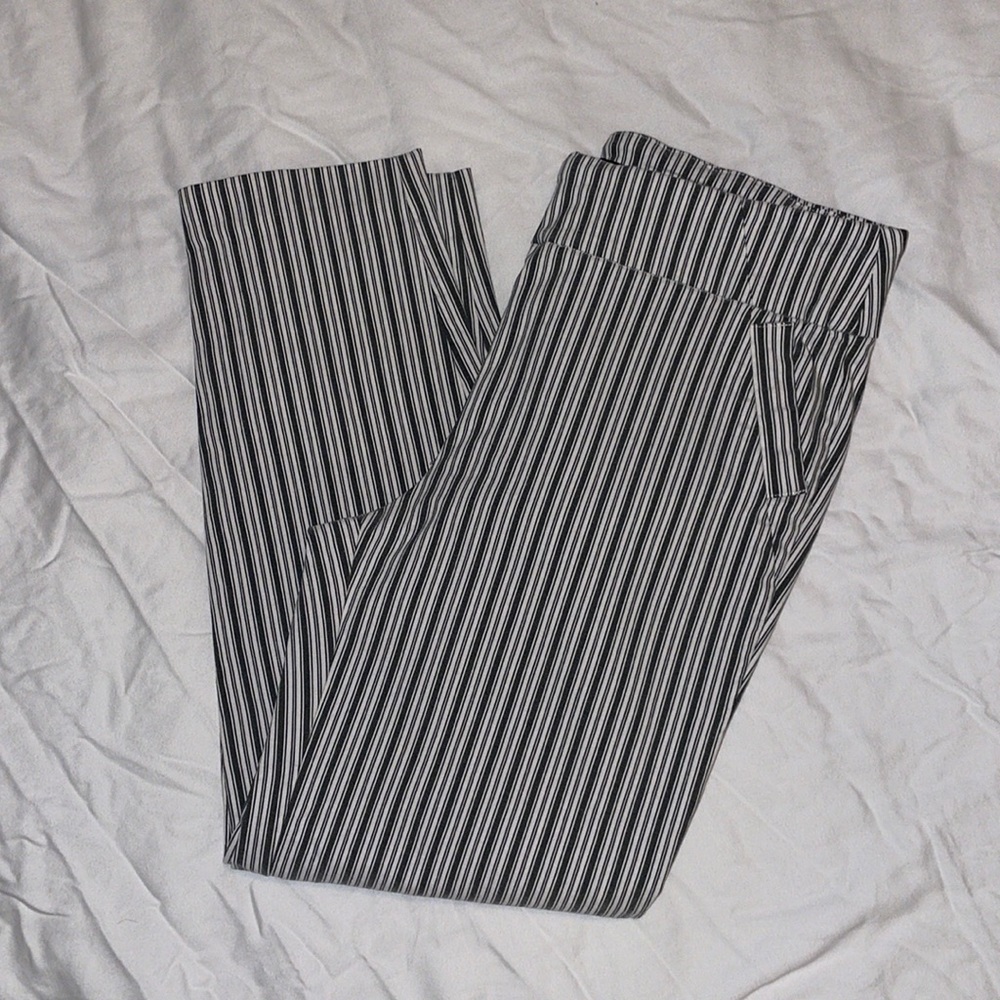 Ava & Grace Striped Stretch Cropped/Capri Size PL